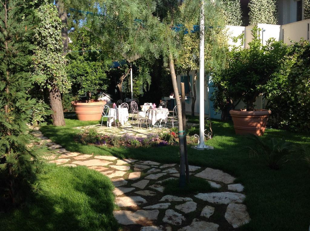 A Casa Di Lolu Bed & Breakfast Grottammare Bagian luar foto
